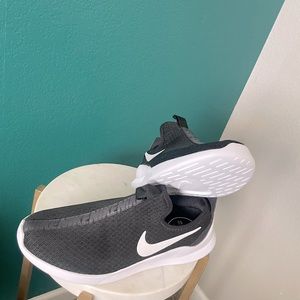 Women’s Nike exercise shoes